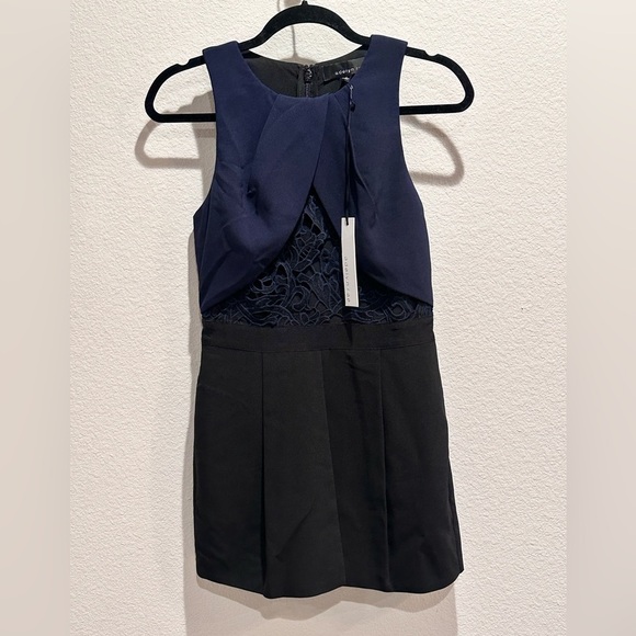 Adelyn Rae Sasha Black / Navy Blue Sleeveless Romper with Lace- Size Small - Picture 4 of 9